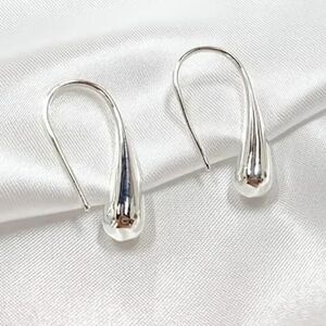 925 Sterling Silver Fashionable Water Drop Earrings